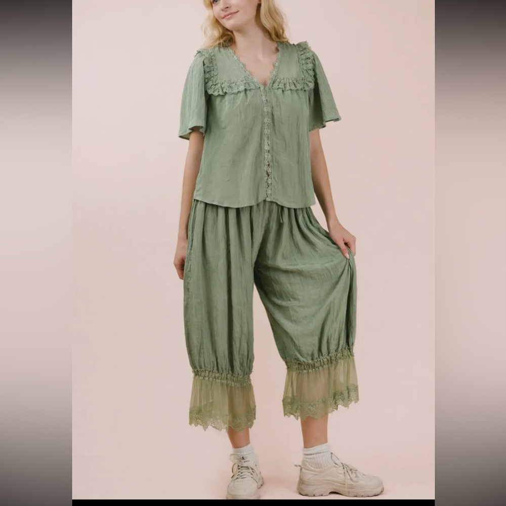 SAGE Lace Trim Barrel Cropped Bloomers - Picture 2 of 5